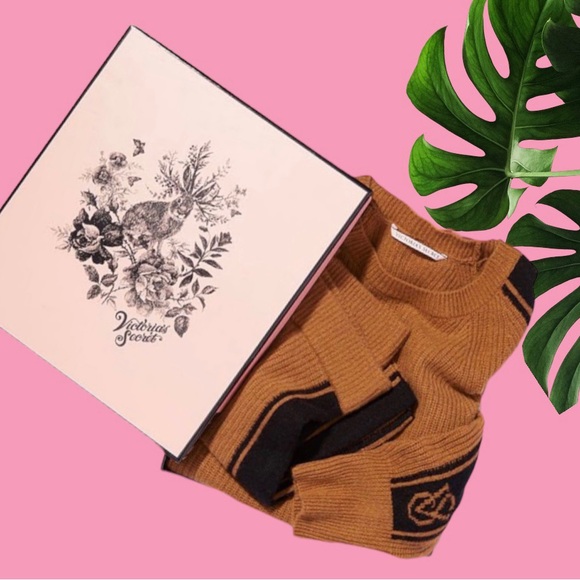 VICTORIA'S SECRET Luxury Butterscotch Cashmere Short & Sweater gift Set - Picture 2 of 13